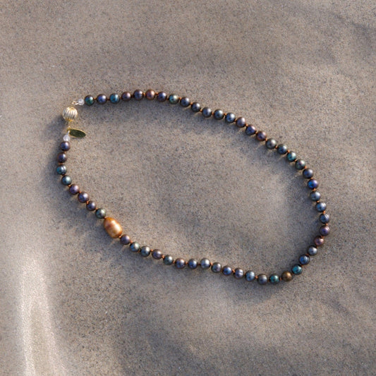 small peacock pearl